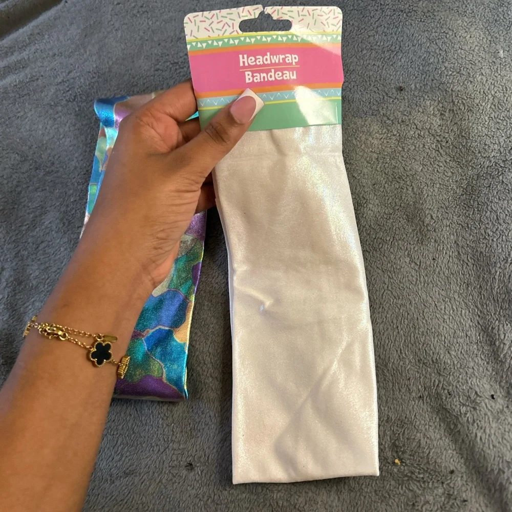 N/A shiny white